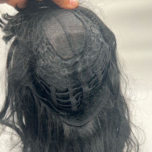 Black Long Wavy Wig With Bangs. - Picture 8 of 10